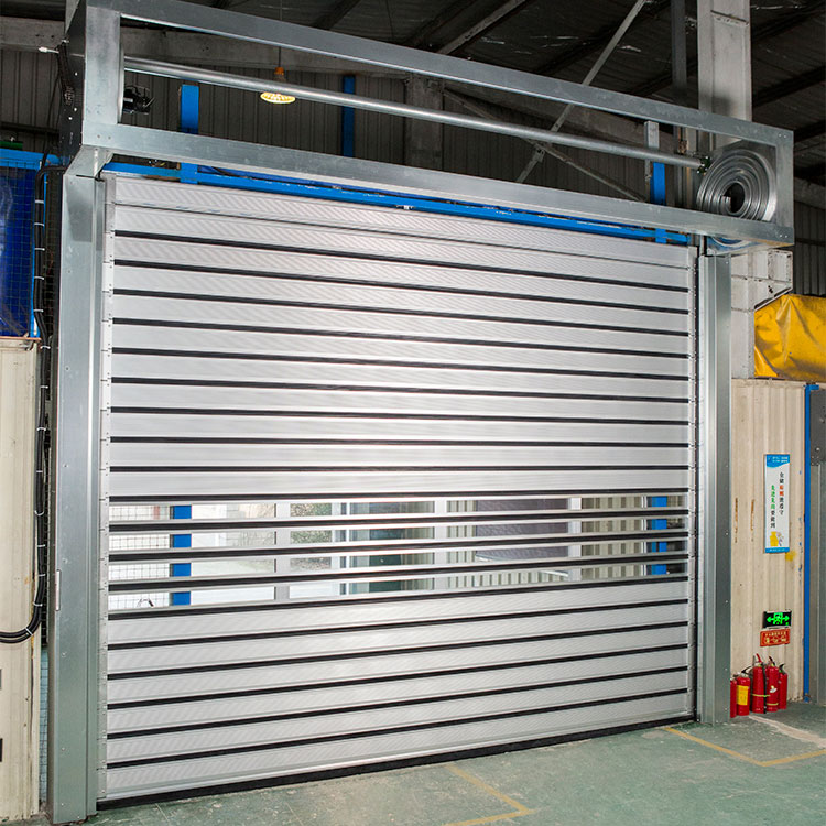 La influencia de los accesorios en el rendimiento de las puertas de alta velocidad