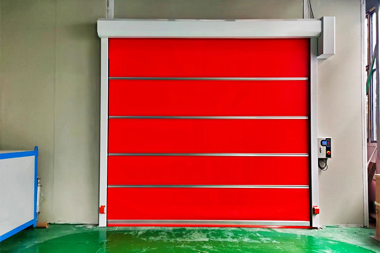 ¿Hay alguna diferencia entre una puerta rápida y una puerta de alta velocidad?